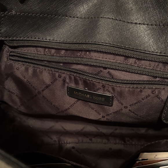 Michael Kors Black Leather Shoulder Bag with Gold Accents - Picture 4 of 8